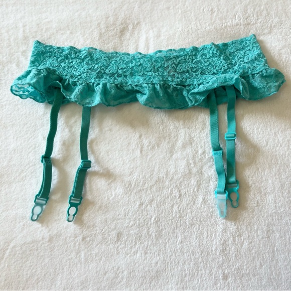 Victoria’s Secret Blue Lace Garter Belt - Picture 1 of 4